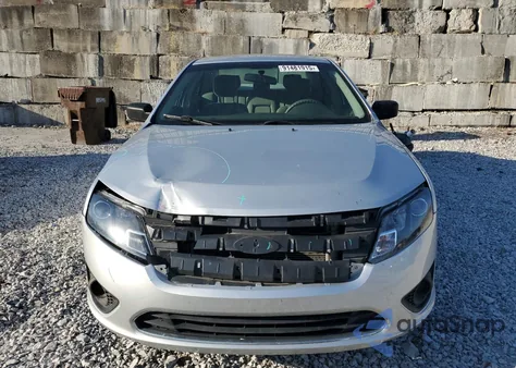 2012 Ford Fusion S из США, поврежденный, VIN 3FAHP0GA0CR236333